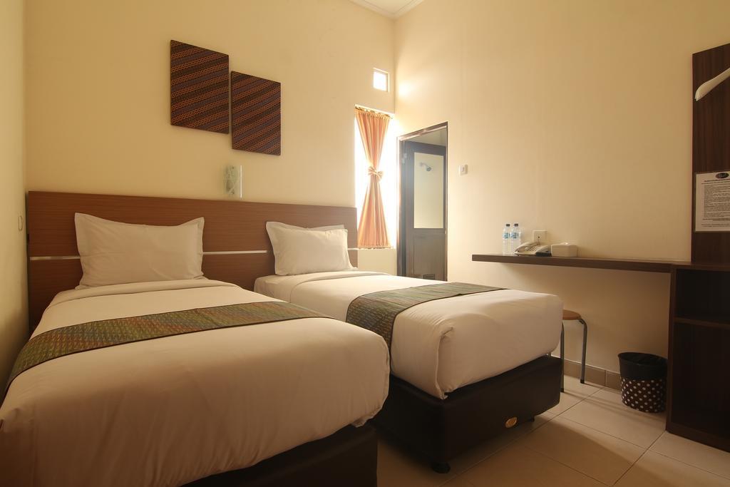 Hotel Pules Yogyakarta Habitación foto