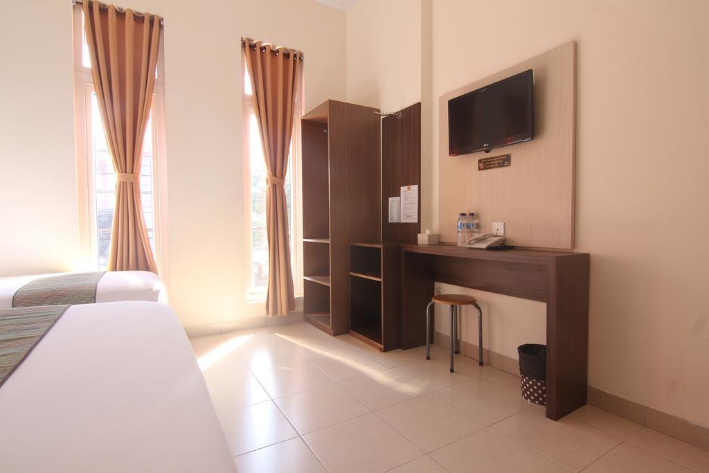 Hotel Pules Yogyakarta Habitación foto